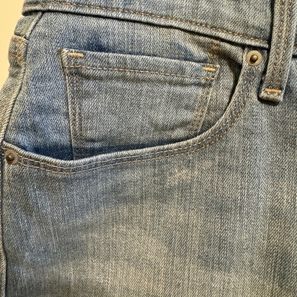 Levi’s Women’s Denim Jean Shorts Sz 10 - Picture 5 of 10